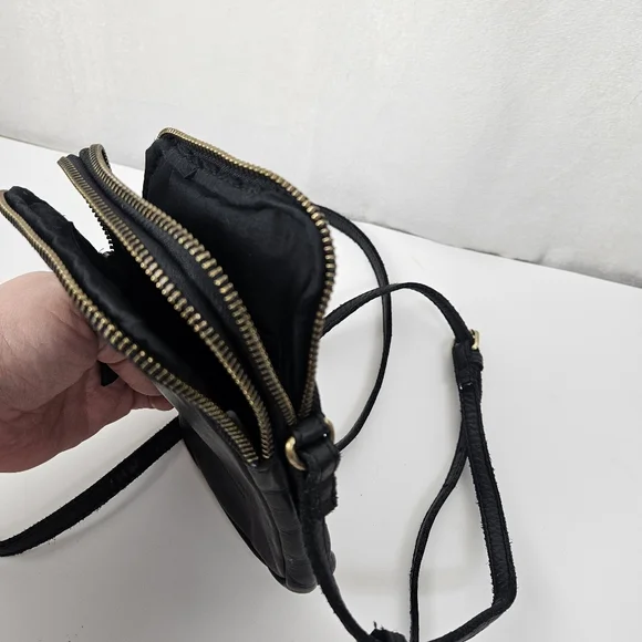 Marta Ponti Black Leather Minimalist Crossbody Bag 5x7.5 - Picture 9 of 9